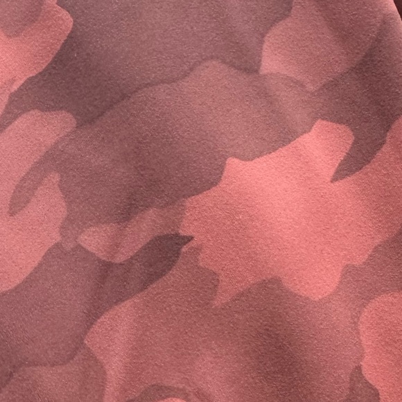 Lululemon Align High Rise Pant Pink Camo Capri 23" Leggings Size 6 - Picture 8 of 8